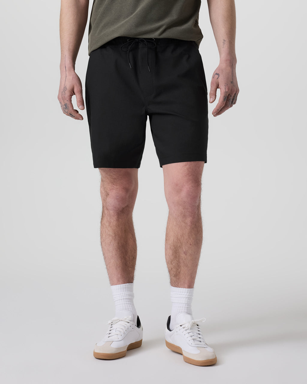 Cascade Crinkle Elastic Waist Short 8" | Black