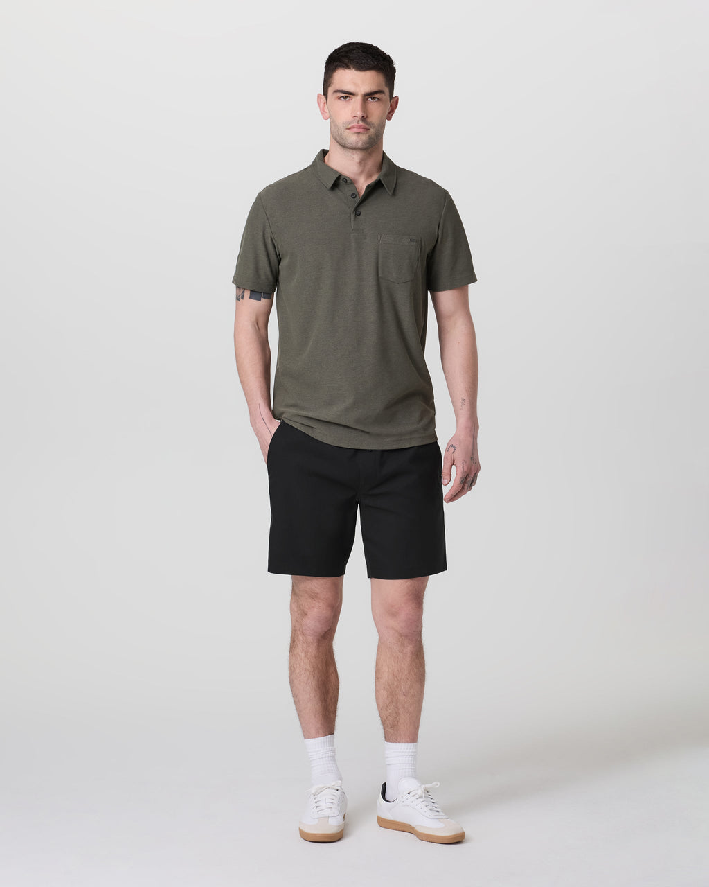 Cascade Crinkle Elastic Waist Short 8" | Black