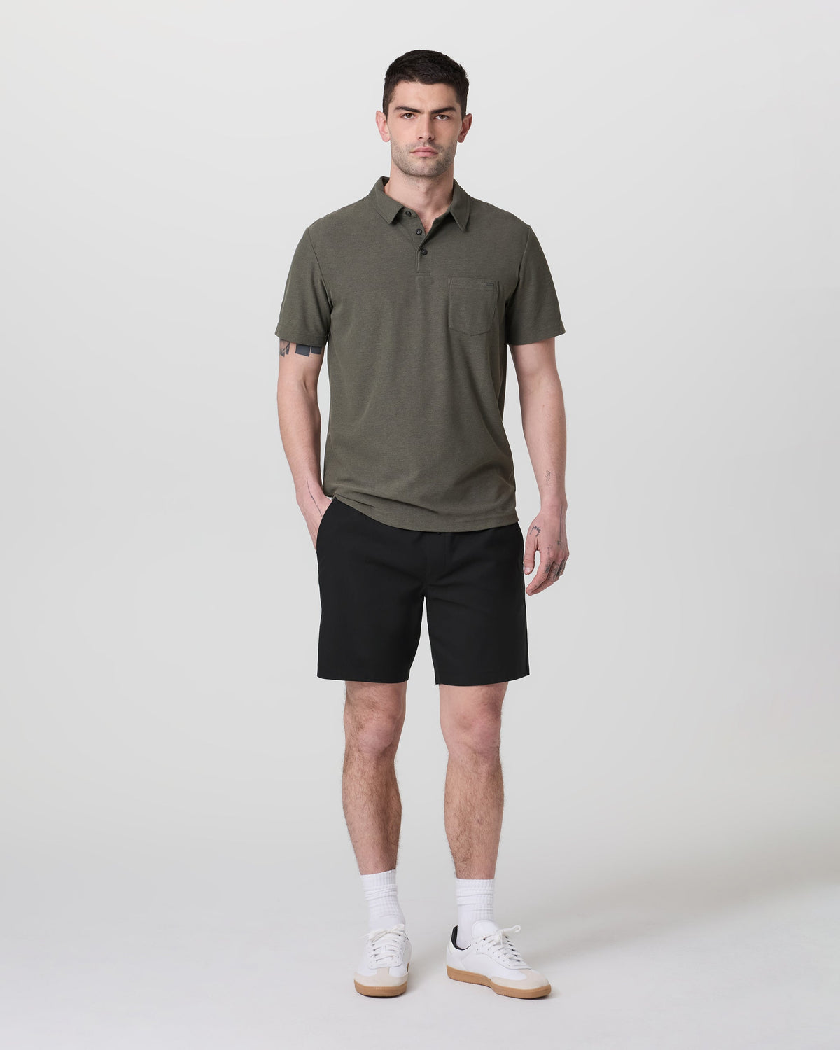 Cascade Crinkle Elastic Waist Short 8" | Black