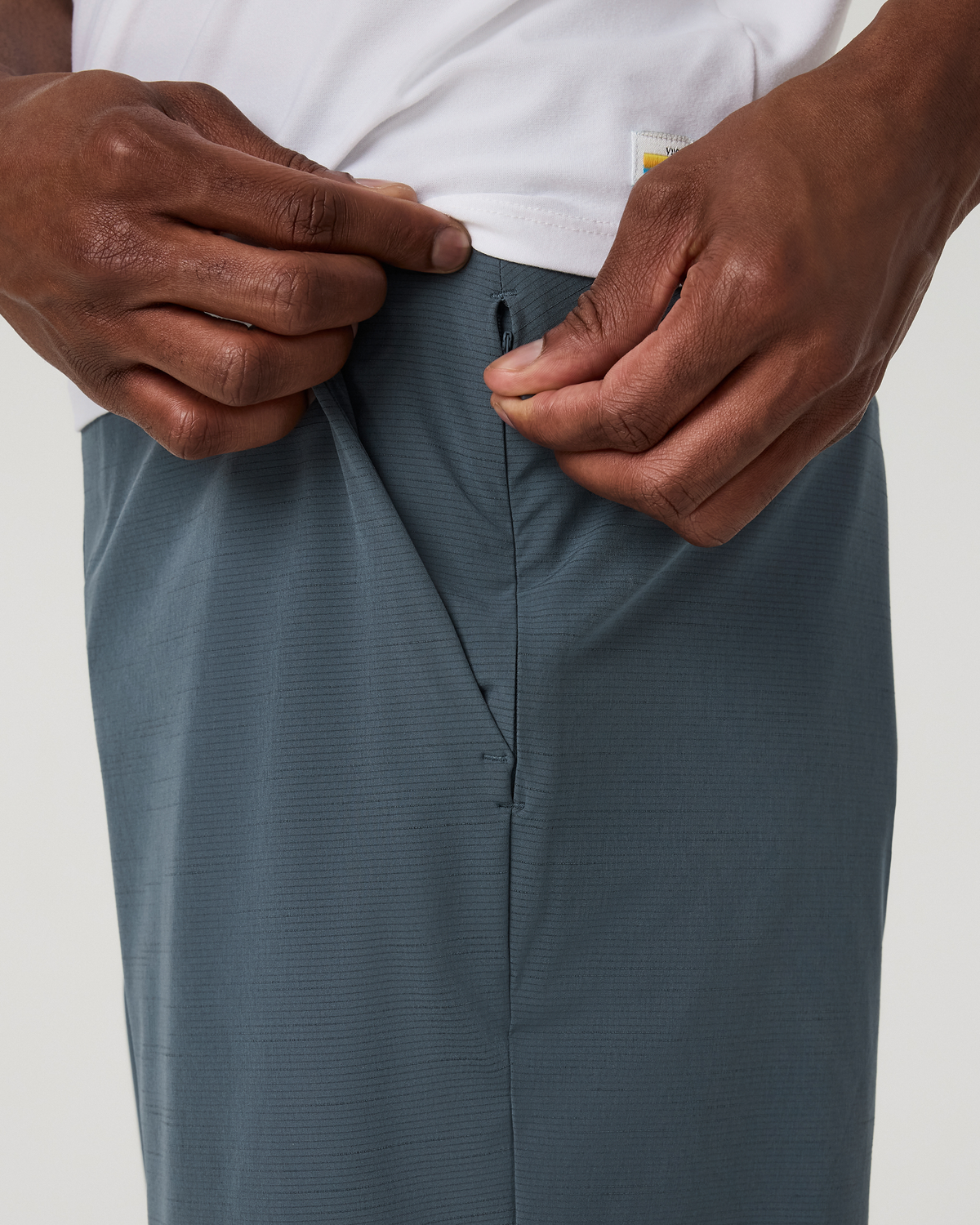 Aim Short 8" | Bay Blue Linen Texture
