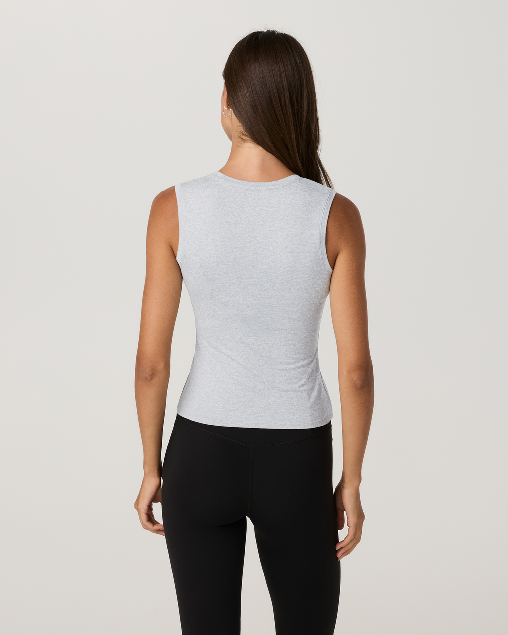Halo Essential Scoop Tank | Black Tonal