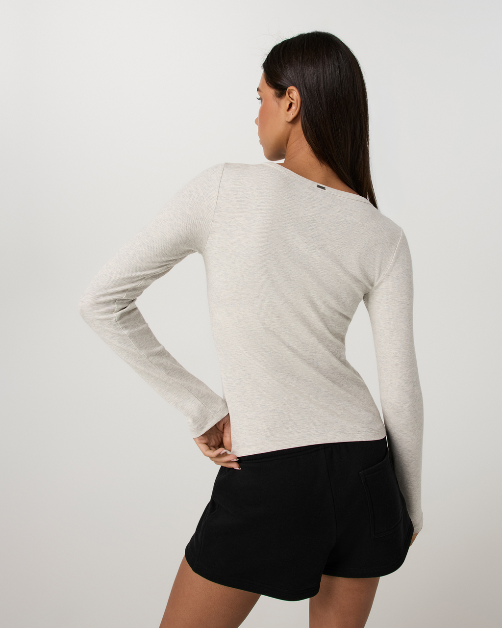 Long Sleeve Pose Subtle Scoop | Solid Black