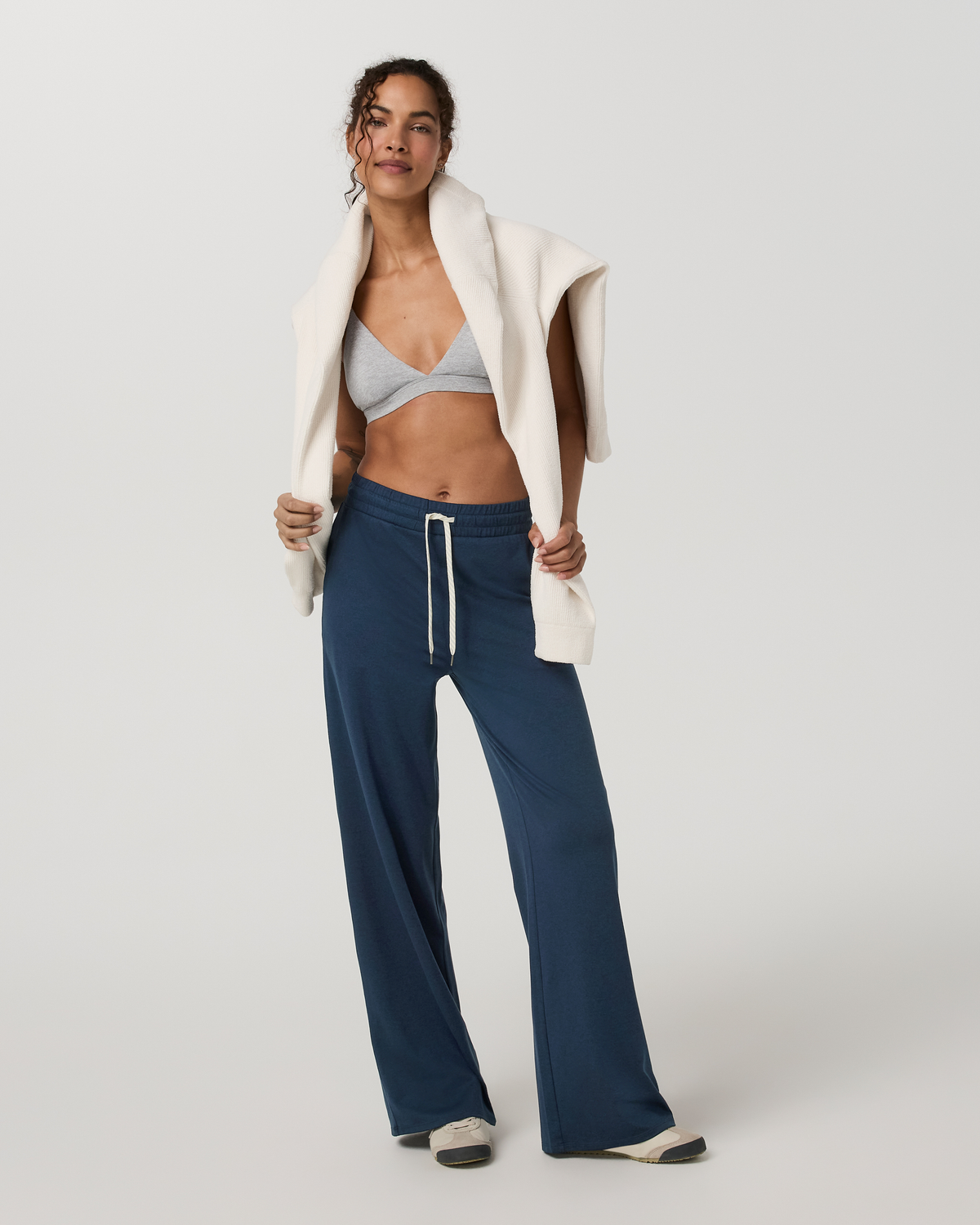 Halo Essential Wideleg Pant - Short | Cherry Noir
