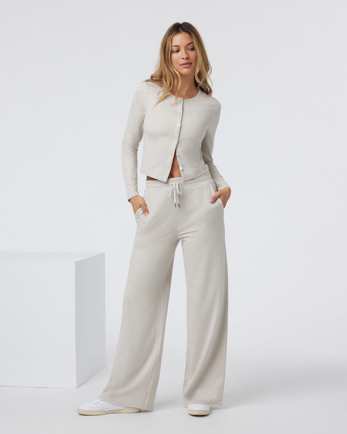 Halo Essential Wideleg Pant - Short | Black Heather